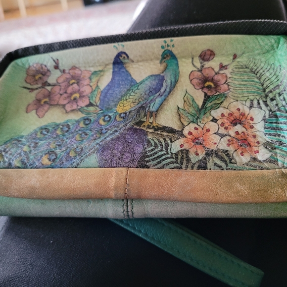 Beautiful Hand Painted soft leather Wristlet Peacock 🦚 Organizer Wallet - Picture 2 of 12